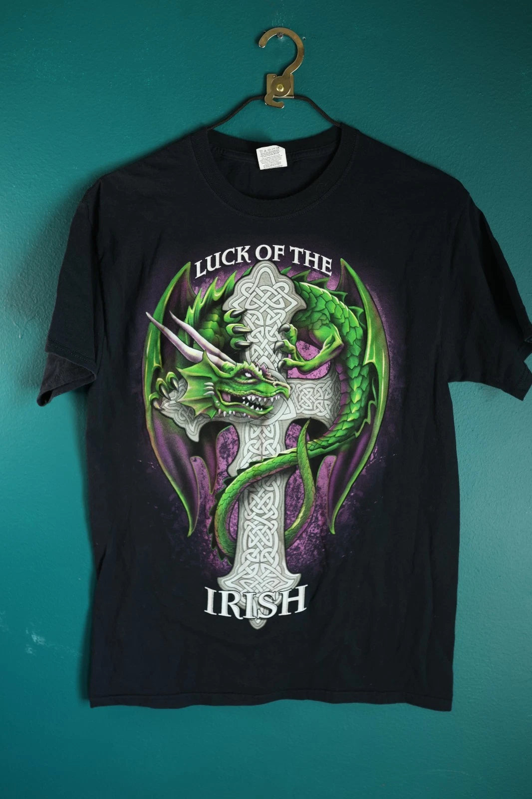 Vintage Y2K “Luck Of The Irish” Gothic Dragon Celtic Cross Graphic T Shirt M