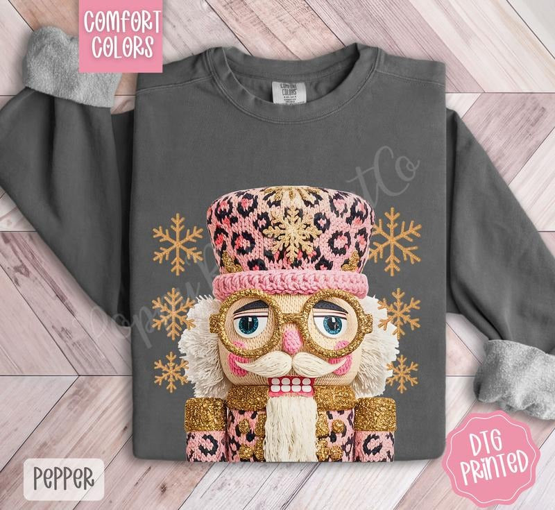 Pink Leopard Nutcracker Comfort Colors Sweatshirt, Trendy Women's Christmas Crewneck