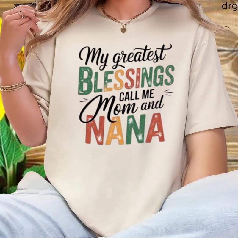 Women's Casual Crew Neck T-Shirt - "My Greatest Blessings Call Me Mom and Nana" Print,  All-Season Comfort, Perfect for Spring & Summer Fashion
