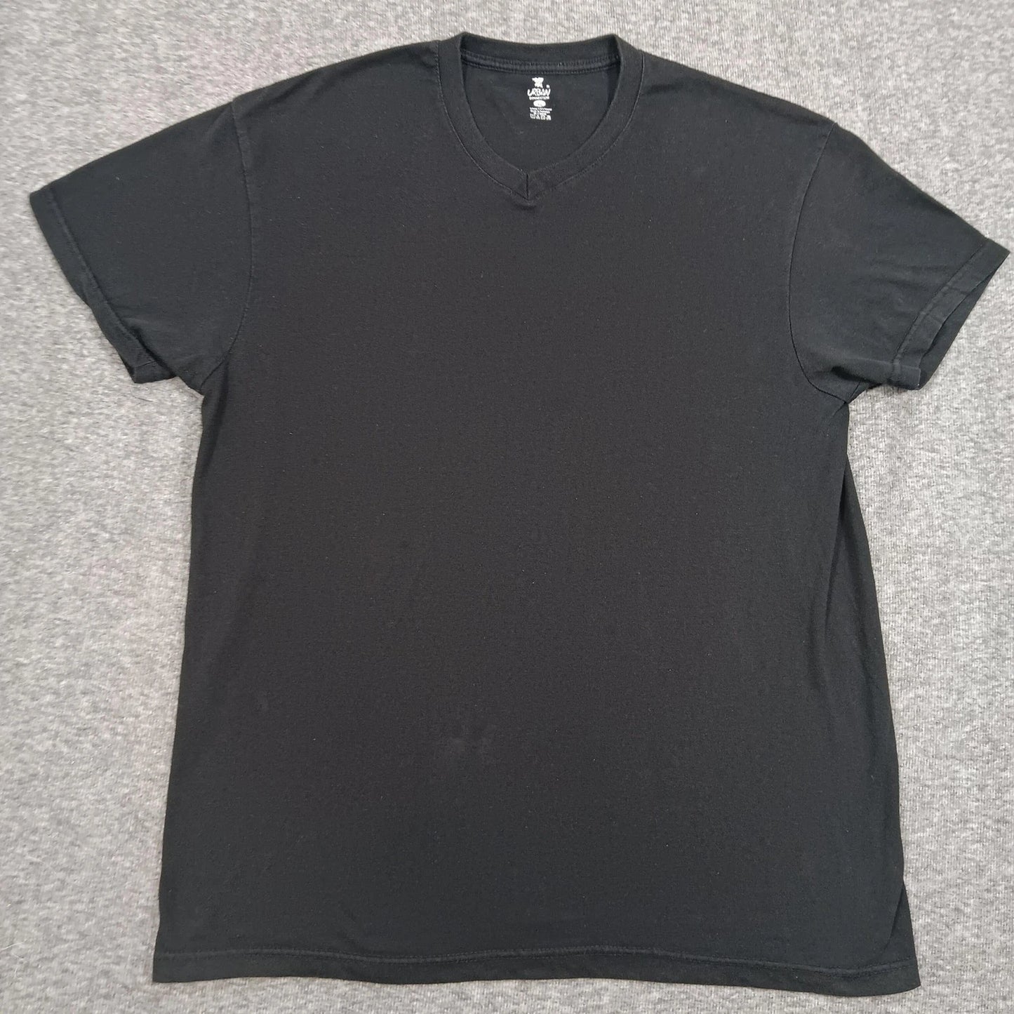 Urban Connection Shirt Mens XL Black V Neck Short Sleeve Casual Tee T-Shirt Soft