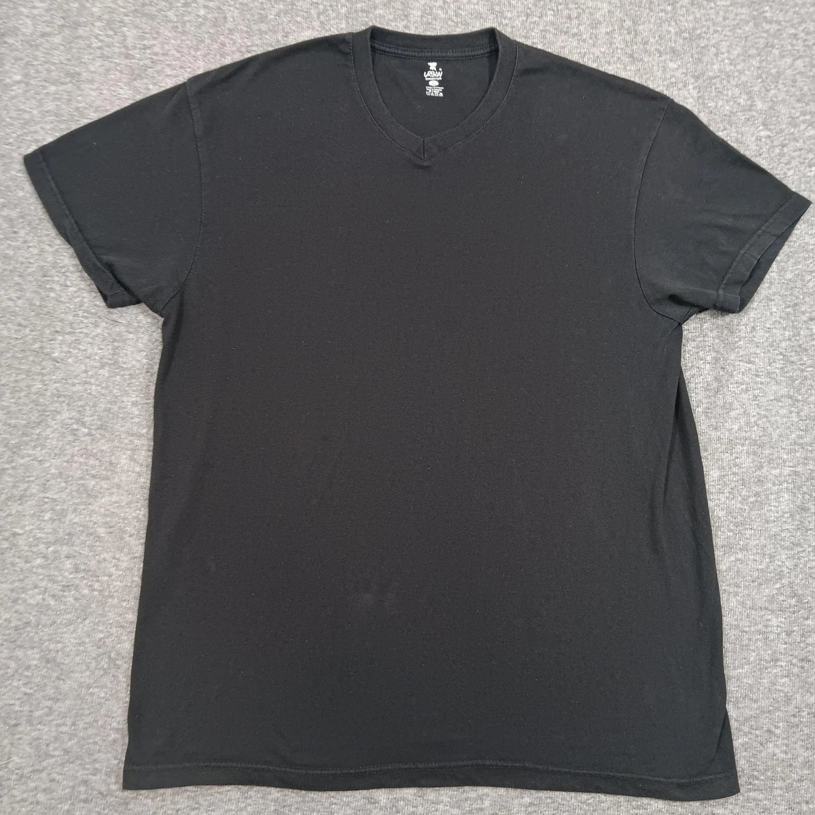 Urban Connection Shirt Mens XL Black V Neck Short Sleeve Casual Tee T-Shirt Soft