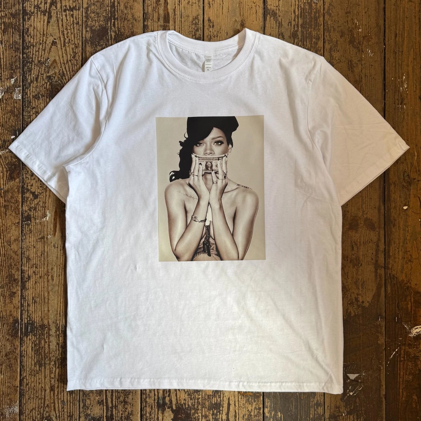 ACTUAL FACT RIHANNA DOLLAR BILL BLACK & WHITE URBAN STREET PREMIUM TEE T SHIRT