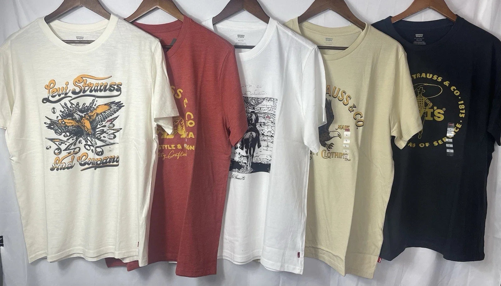 Levi's Men's Lot of 5 Graphic Tees Pick Size LARGE or XL NWT