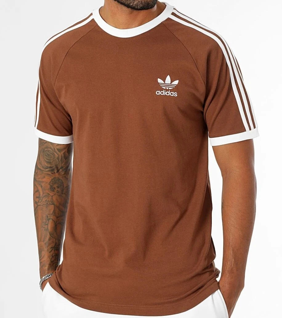 NEW MENS ADIDAS ORIGINALS 3-STRIPES CALIFORNIA TEE SHIRT ~SIZE MEDIUM  IZ307