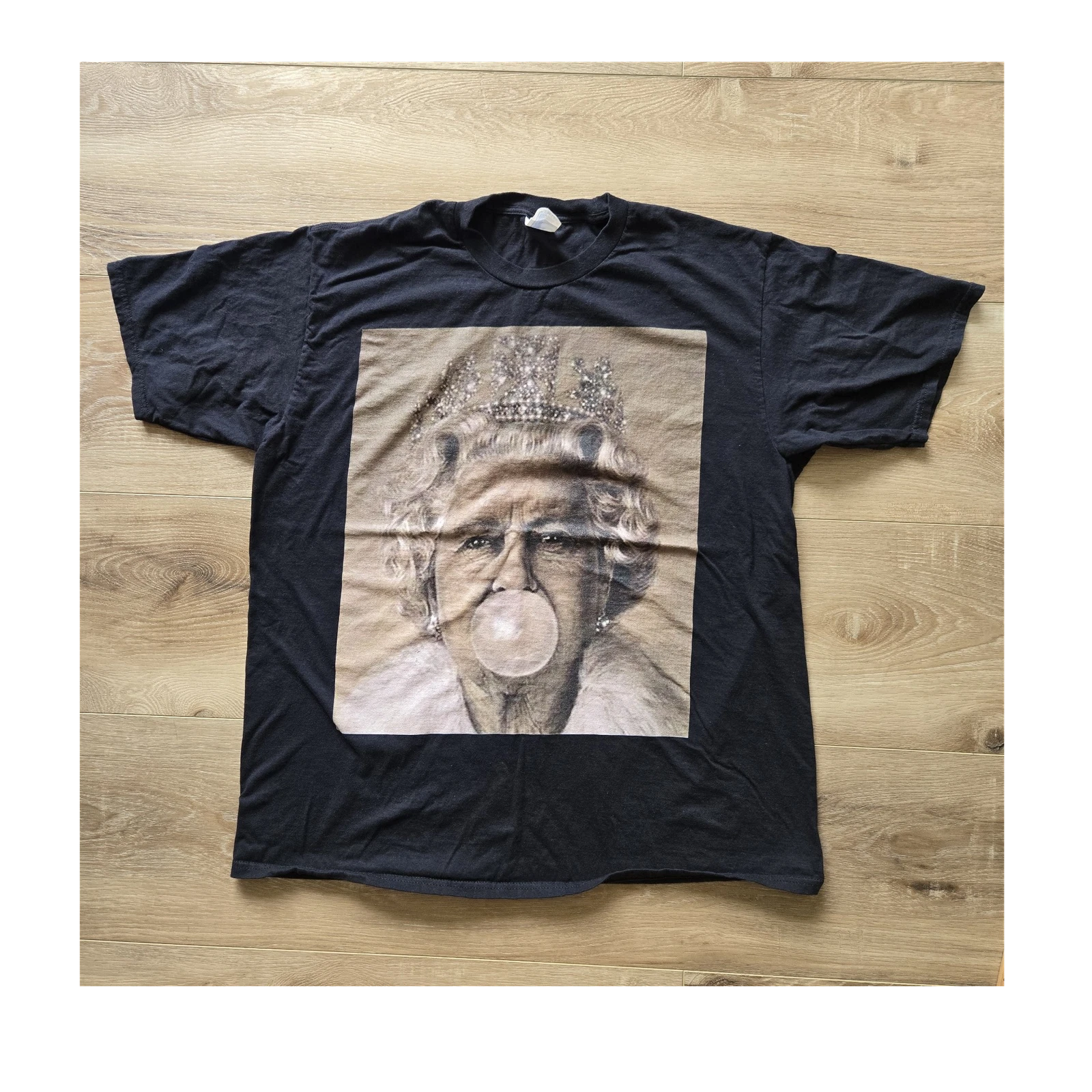 Michael Moebius Queen Elizabeth II Bubblegum Pop Art T-Shirt Black XL Port & Co