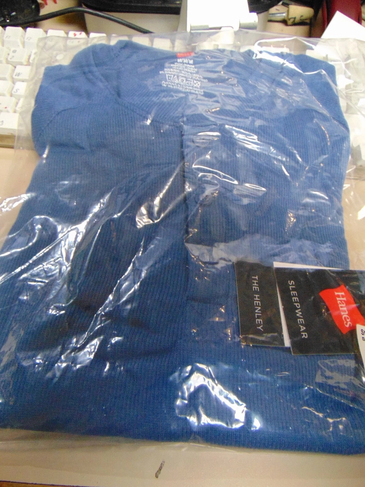 Hanes Men's Long-Sleeve Henley Shirt SLEEPWEAR 95% cotton 3 button LARGE SOFT