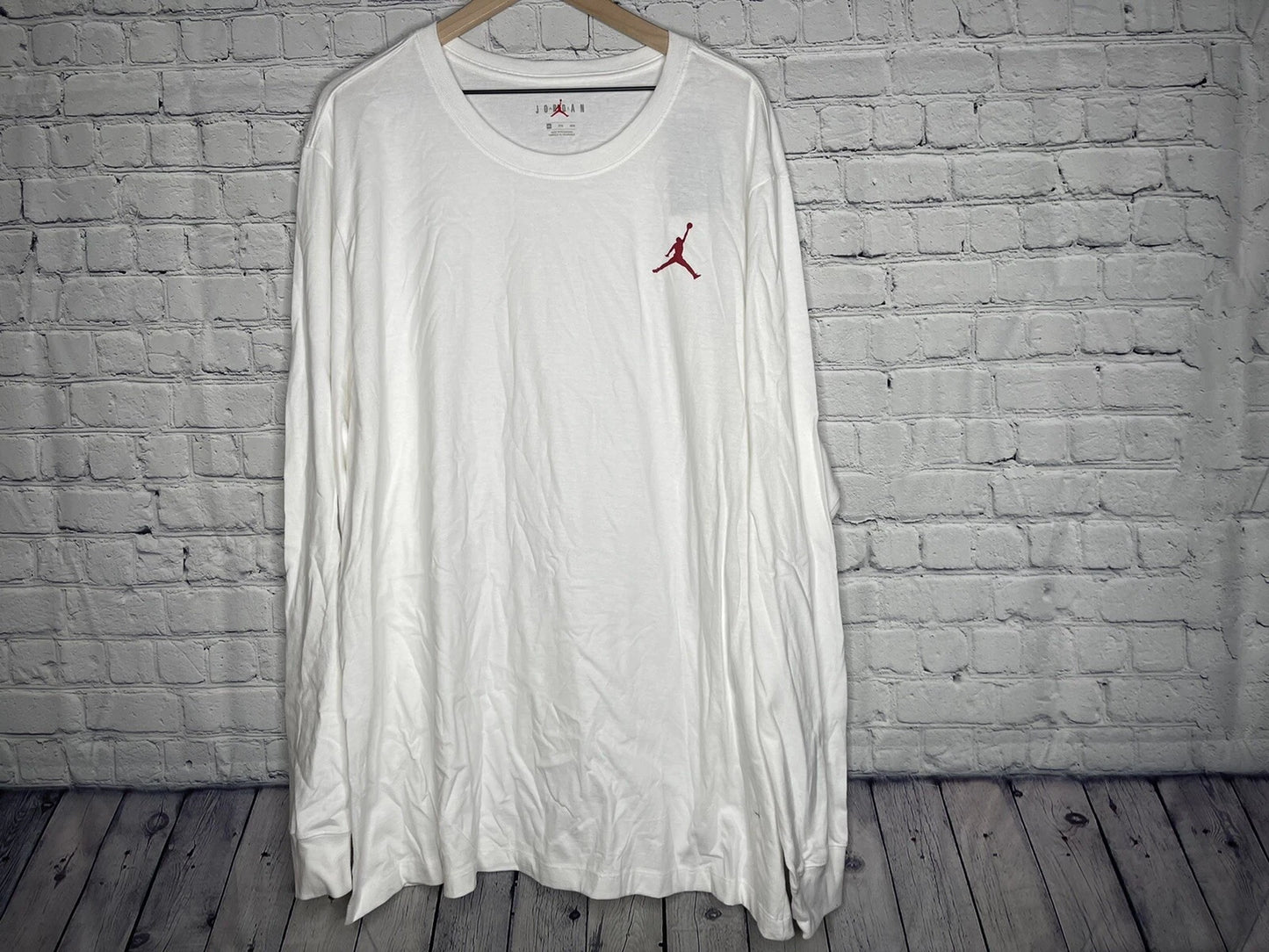 Nike Men’s Air Jordan White Long Sleeve T-Shirt with Red Logo Size 3XL NWT