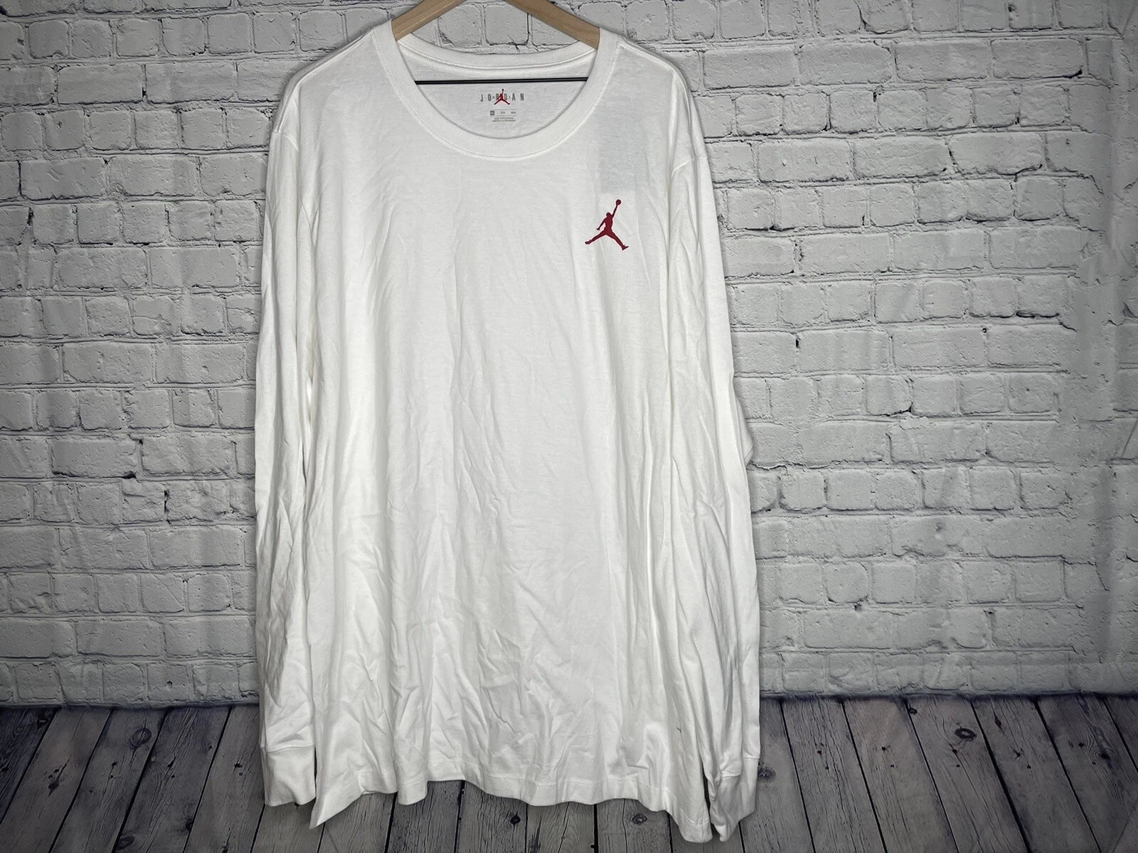 Nike Men’s Air Jordan White Long Sleeve T-Shirt with Red Logo Size 3XL NWT