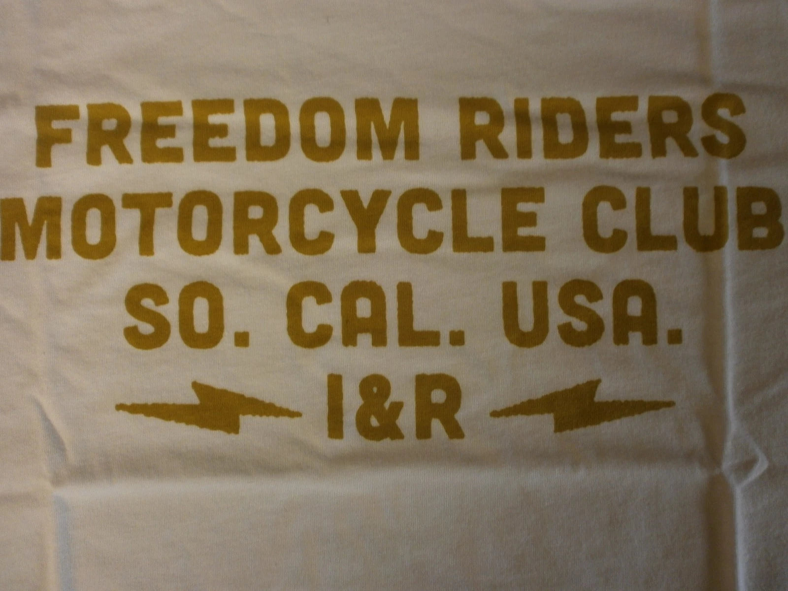 IRON AND RESIN LICENSED BRAND APPAREL  RUNNING WILD  T-SHIRT MADE IN USA. NEW!