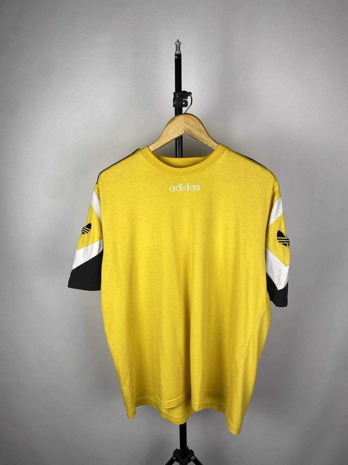 Vintage 90s Central Logo Adidas y2k T Shirt Men’s L Size