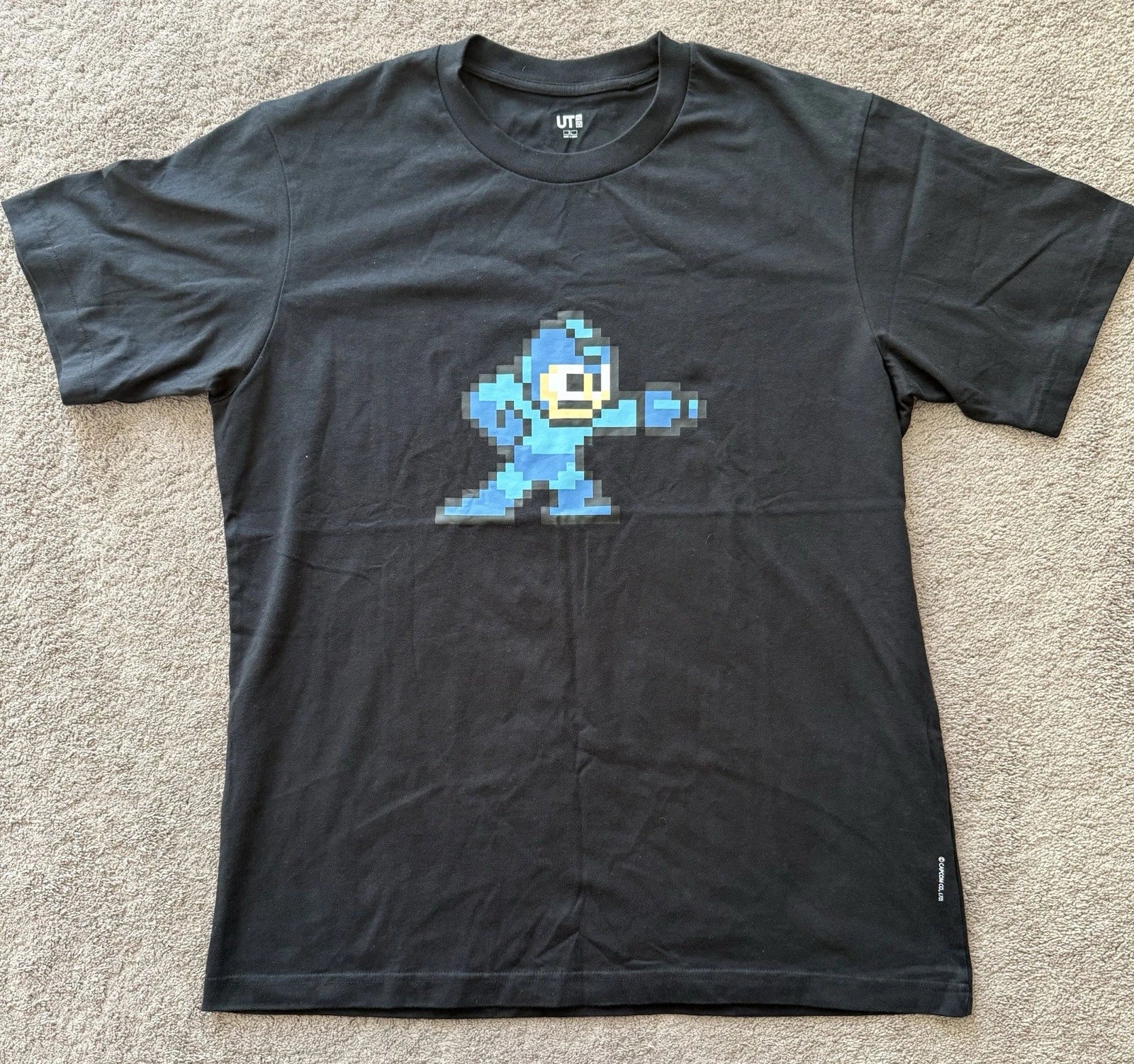 Uniqlo UT x Capcom Mega Man Black T-Shirt Men's XL Pixel Art - New w/o Tags